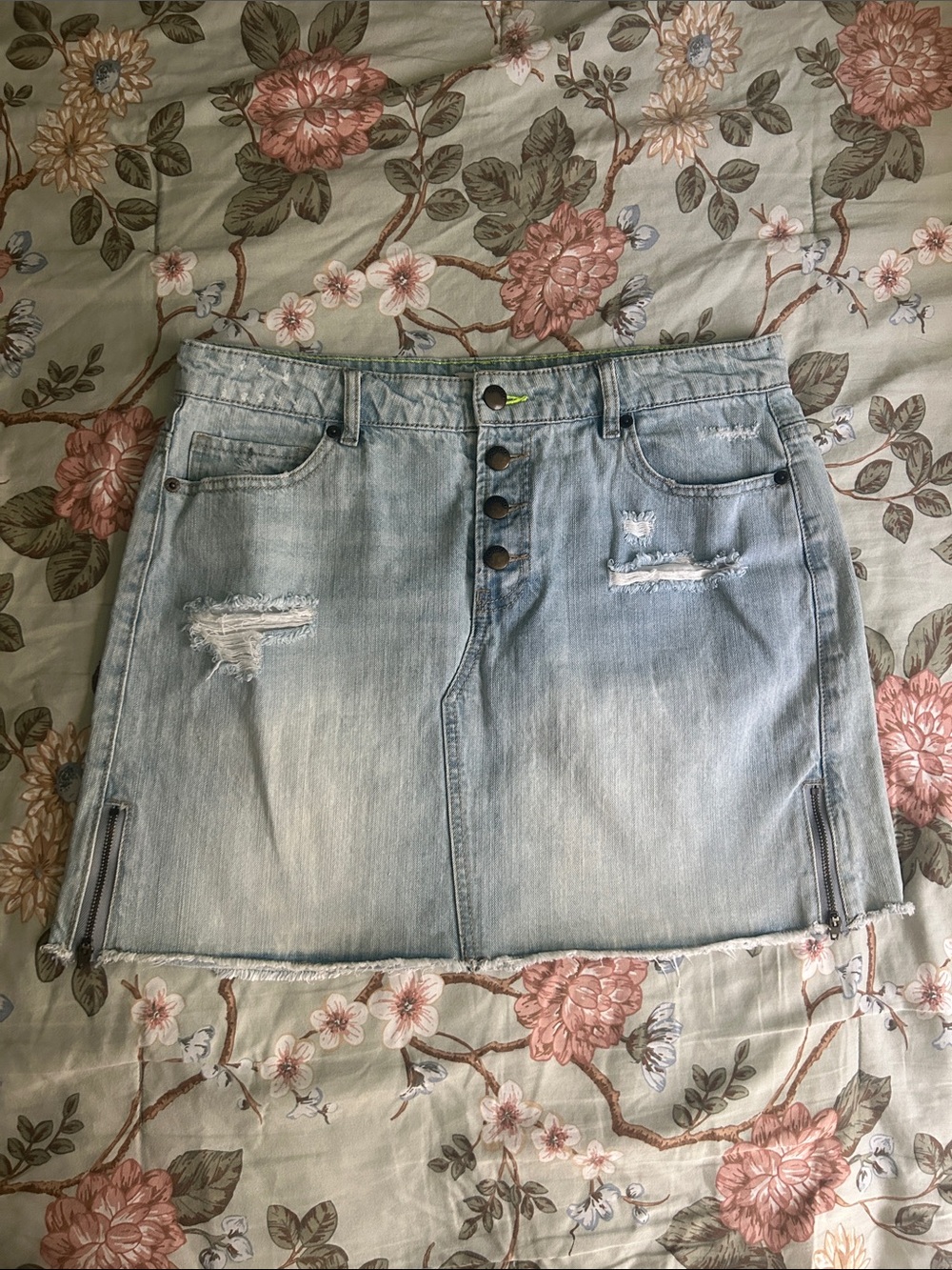 BONGO Light Blue Distressed Denim Mini Skirt